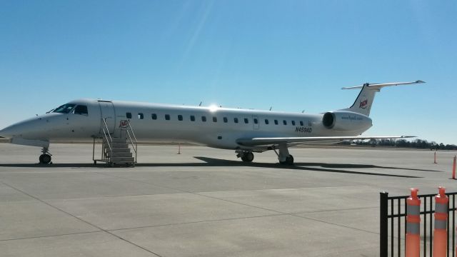 Embraer ERJ-145 (N459AD)