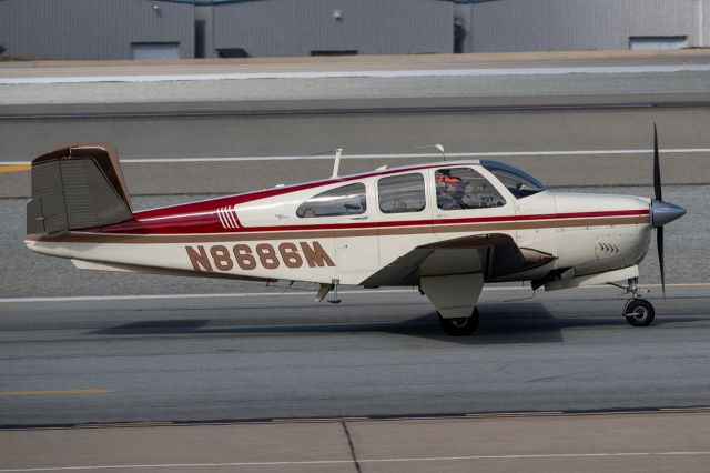 Beechcraft 35 Bonanza (N8686M)