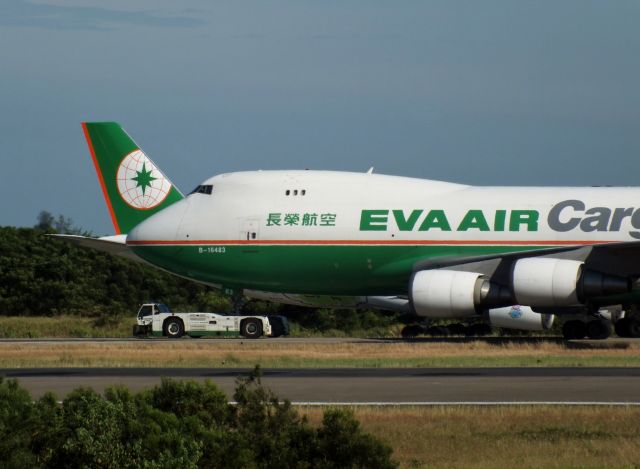 Boeing 747-400 (B-16483)