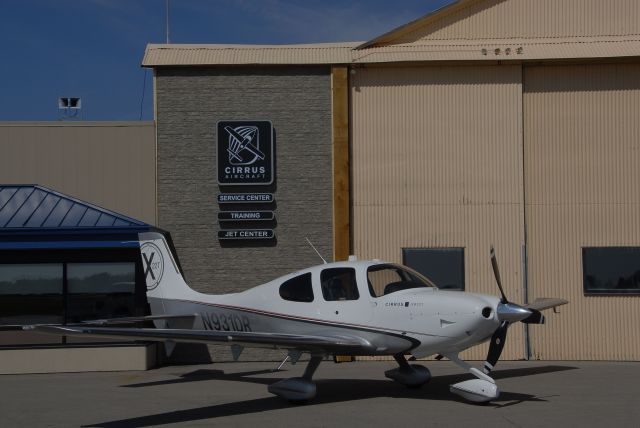 Cirrus SR-22 (N931DR) - Cirrus Charter! Fly 2.0 - Forget the Airlines and Bags! You can keep you Shoes on TOO!