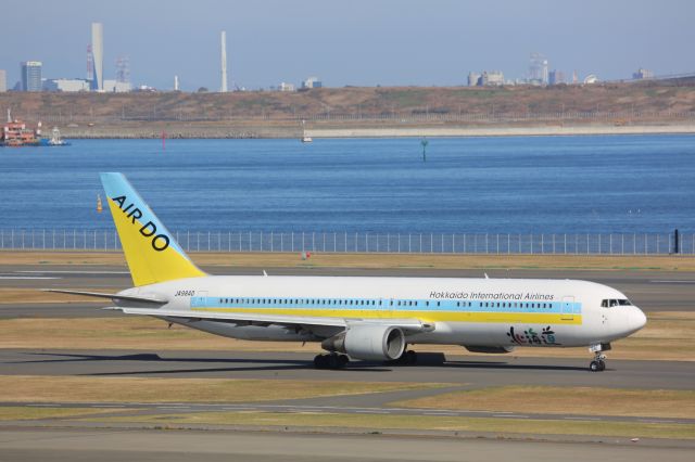 BOEING 767-300 (JA98AD)