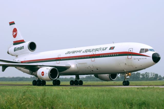 McDonnell Douglas DC-10 (S2-ACO)