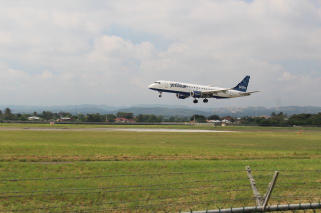 Embraer ERJ-190 (N281JB)