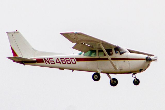 Cessna Skyhawk (N54660)