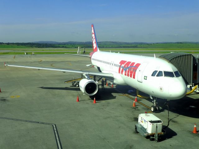 Airbus A320 (PR-MAS)