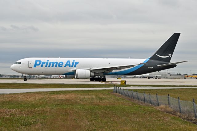 BOEING 767-300 (N1093A)