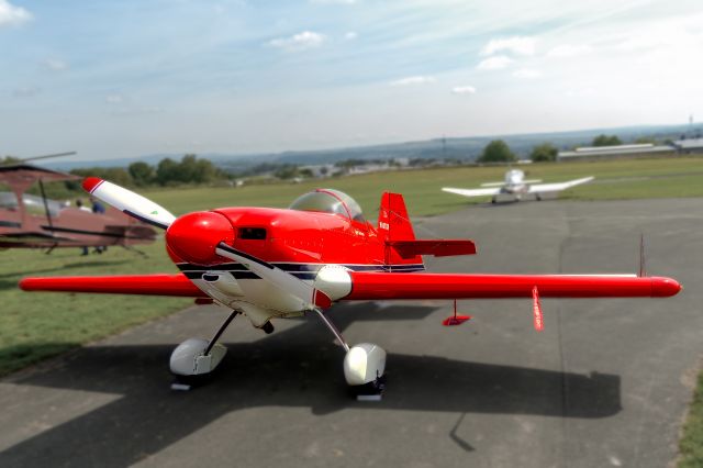N107XR — - "Die Rihn DR-107 One Design ist ein amerikanisches Kunstflugzeug in Eigenbauweise, das von Dan Rihn entworfen und 1993 erstmals geflogen wurde." (Wikipedia)