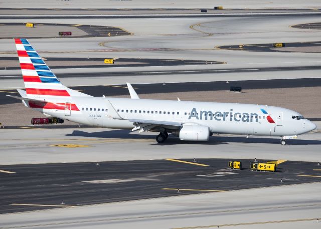 Boeing 737-800 (N840NN)