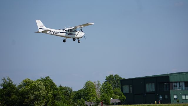 Cessna Skyhawk (N53068)