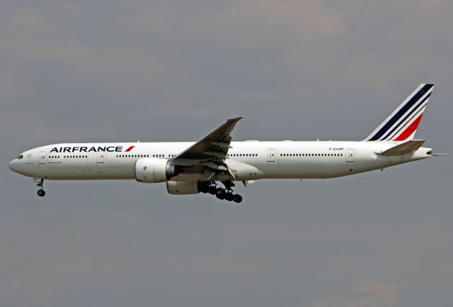 BOEING 777-300 (F-GSQM) - Air France / Boeing 777-328(ER) / MSN 32848 / F-GSQM / MMMX 08/2020