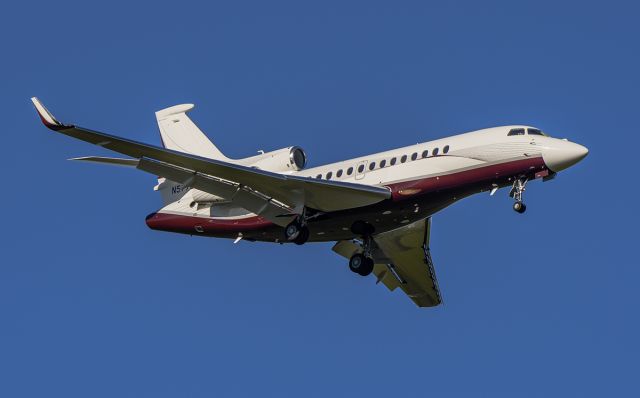 Dassault Falcon 7X (N577CF) - Runway 02L arrival @KDPA.