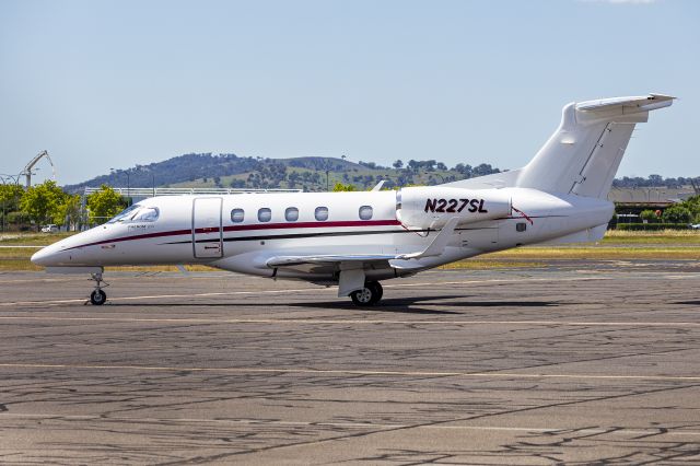 Embraer Phenom 300 (N227SL) - Embraer Phenom 300 (N227SL) at Canberra Airport.