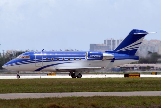 Canadair Challenger (N872BC) - Lining up to depart rwy 10L on 6-May-18.