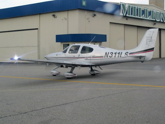 Cirrus SR-20 (N311LS)