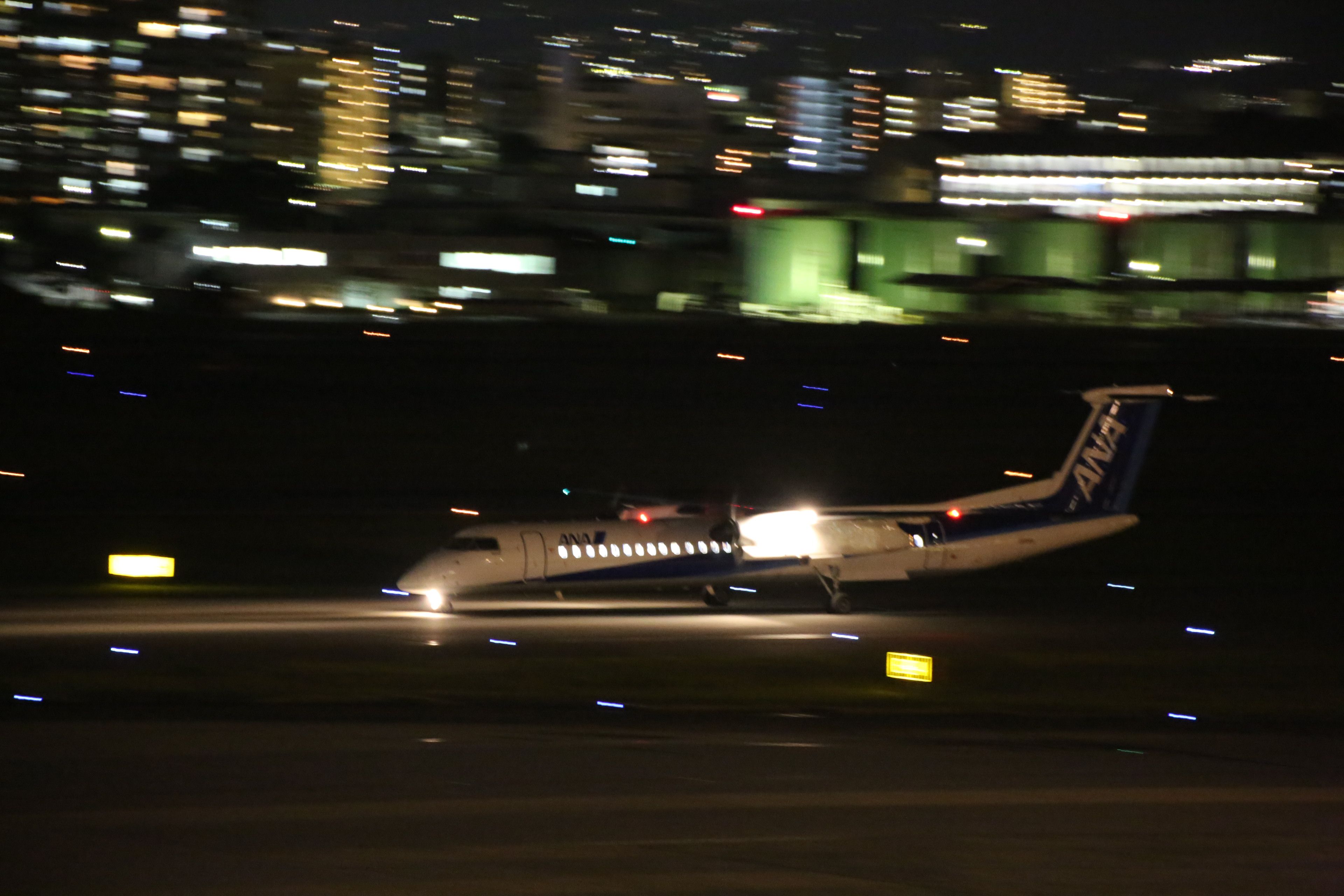de Havilland Dash 8-400 (JA855A)