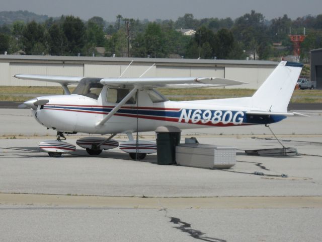 Cessna Commuter (N6980G) - PARKED AT FULLERTON