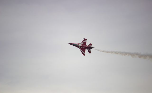 Lockheed F-16 Fighting Falcon — - Singapore Black Knights at Avalon AirShow 2015.br /Sorry for not having the rego but im sure you could figure it out.br / 