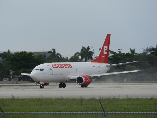 BOEING 737-300 (XA-AJA)