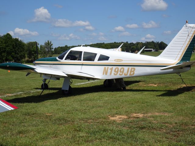 Piper Cherokee (N199JB)