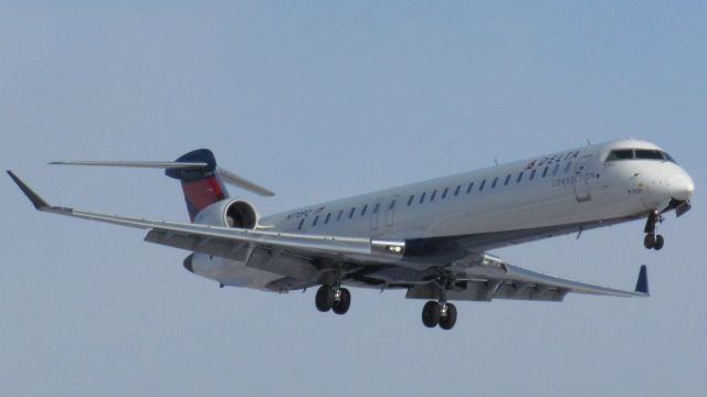 Canadair Regional Jet CRJ-900 (N190PQ)