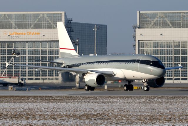 Airbus A319 (P4-MIS)