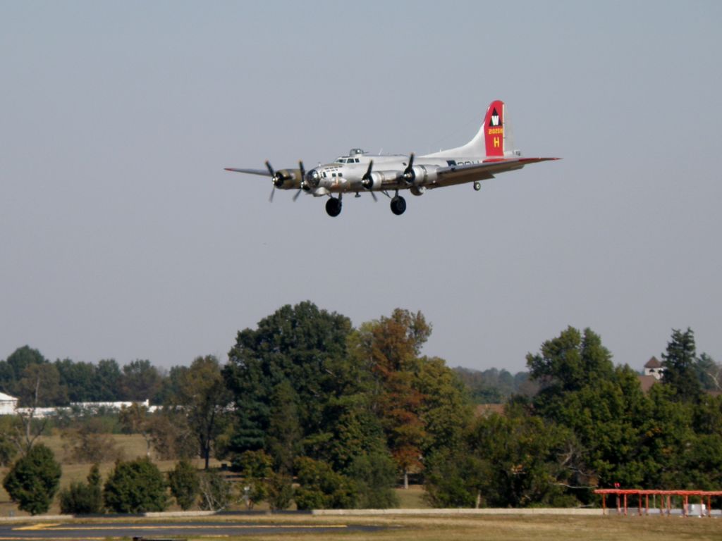 Boeing B-17 Flying Fortress (N5107N) - "Aluminum Overcast" over the numbers Runway 22 at Blue Grass Airport (KLEX)... finishing her visit with the Aviation Museum of Kentucky... shes off to Asheville Regional (AVL) for a visit there 08 to 10 October...