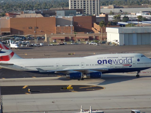 Boeing 747-400 (G-BNLI) - British Airways flight 289 at KPHX.