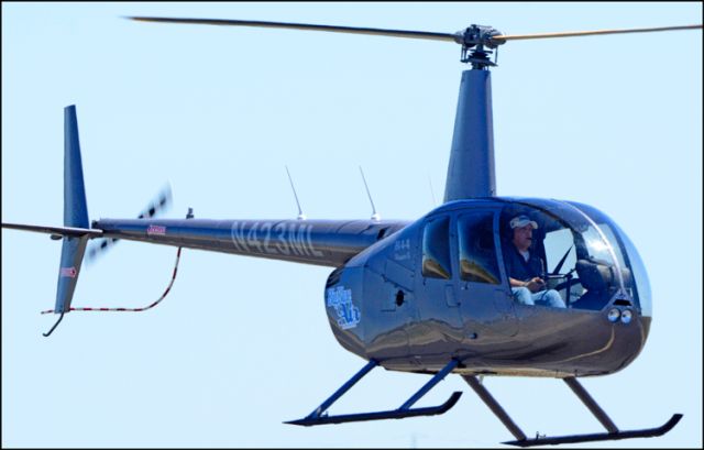 Robinson R-44 (N423ML)