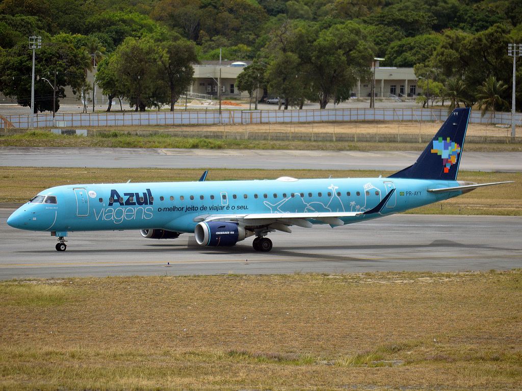 EMBRAER 195 (PR-AYY) - EMBRAER E-195 PR-AYY "Sorriso Azul"