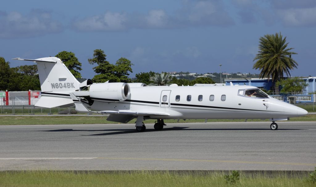 Learjet 60 (N604BK)