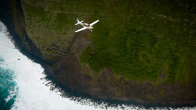 Cirrus SR-22 (N779LB)