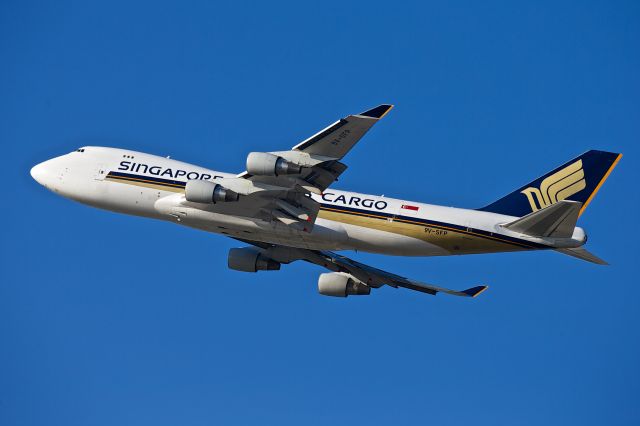 Boeing 747-400 (9V-SPF)