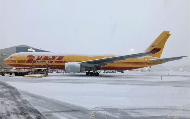 BOEING 767-300 (N739DH) - Boston Snowstorm