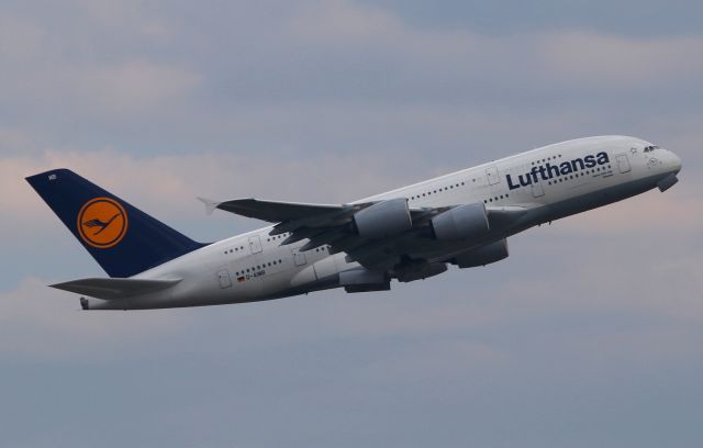 Airbus A380-800 (D-AIMB)