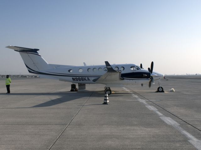 Beechcraft Super King Air 350 (N988KA) - 6 DEC 2016.