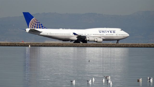 Boeing 747-400 (N128UA) - N128UA, Age: 14.9 Yearsbr /Boeing 747-400 (quad-jet) (H/B744/L )br /Airline: United Airlines, Engines: 4x PW4000br /06-Mar-2015 B744/L San Francisco Intl (KSFO) Hong Kong Intl (VHHH / HKG) 14:12 PST 20:03 HKT (+1) 13:51