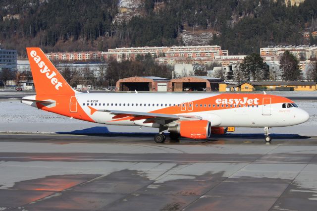 Airbus A320 (G-EZUK)