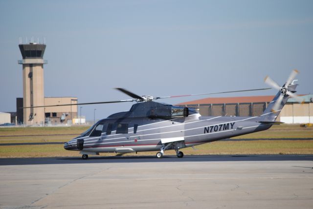 Sikorsky S-76 (N707MY)