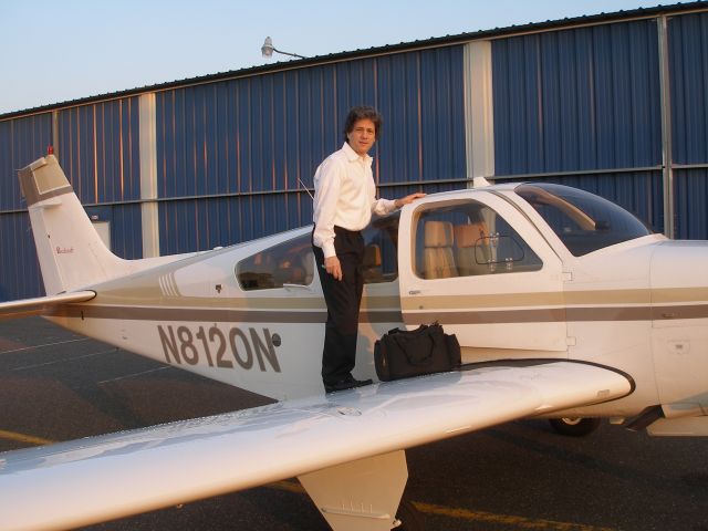Beechcraft Bonanza (33) (N8120N)
