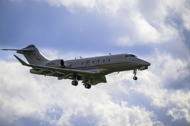 Canadair Challenger 350 (N359VJ) - Landing during 2025 Masters week.