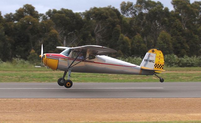 Cessna 140 (VH-WKG) - Cessna 140, "Xena"br /Manufactured in 1948, USAbr /Photo: 08.11.2009