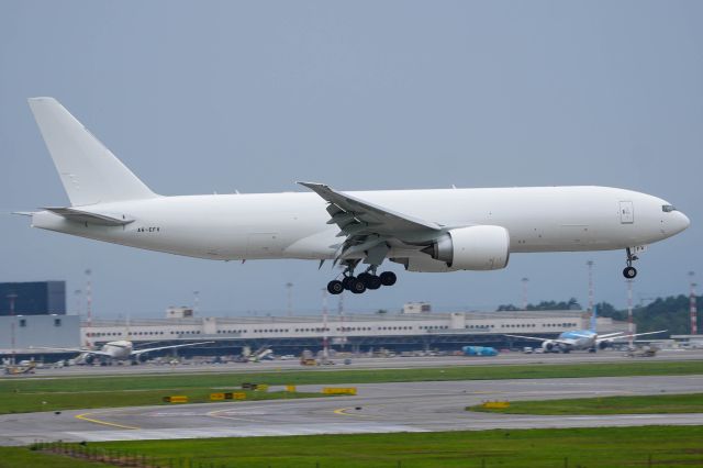 Boeing 777-200 (A6-EFV)
