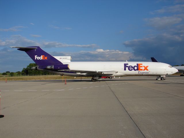 BOEING 727-200 (N213FE)