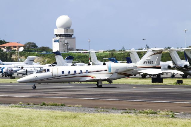 Learjet 60 (N44EL)