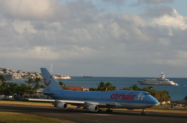 Boeing 747-400 (F-GTUI)