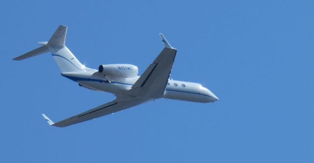 Gulfstream Aerospace Gulfstream IV (N450WC) - My 10,000th posting on the site is this departure of a 2006 Gulfstream 450 from the Summer of 2024. 