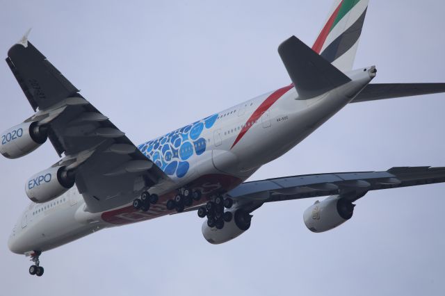 Airbus A380-800 (A6-EOC)