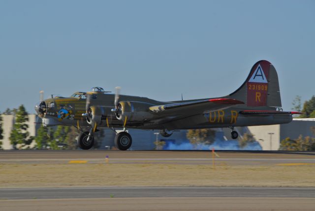 Boeing B-17 Flying Fortress (N93012)