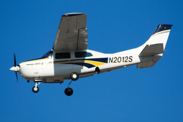 Cessna Centurion (N2012S) - N2012S arriving in San Jose from Fullerton, Ca.