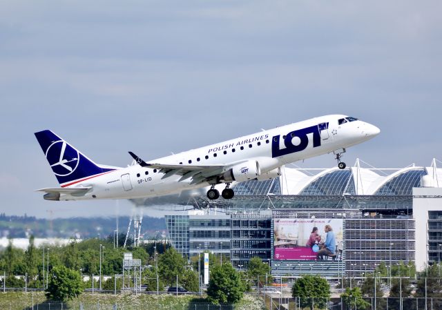 EMBRAER 175 (long wing) (SP-LID)